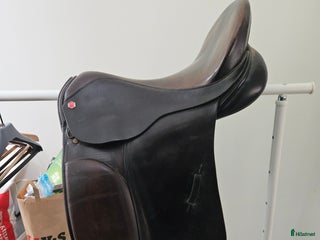 Sadlar hästutrustning till salu: Albion legend 17 tum i Vallentuna - Annons 1