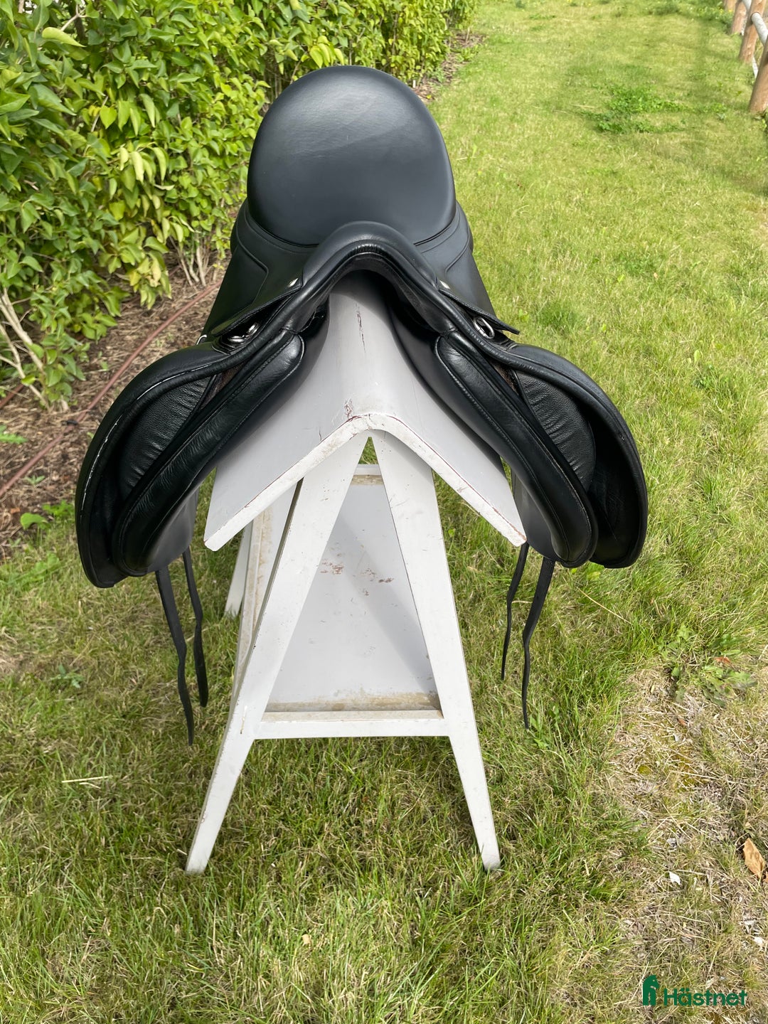 Sadlar hästutrustning till salu: Bates Classic dressyrsadel 17,5” Medium i Täby - Annons 3