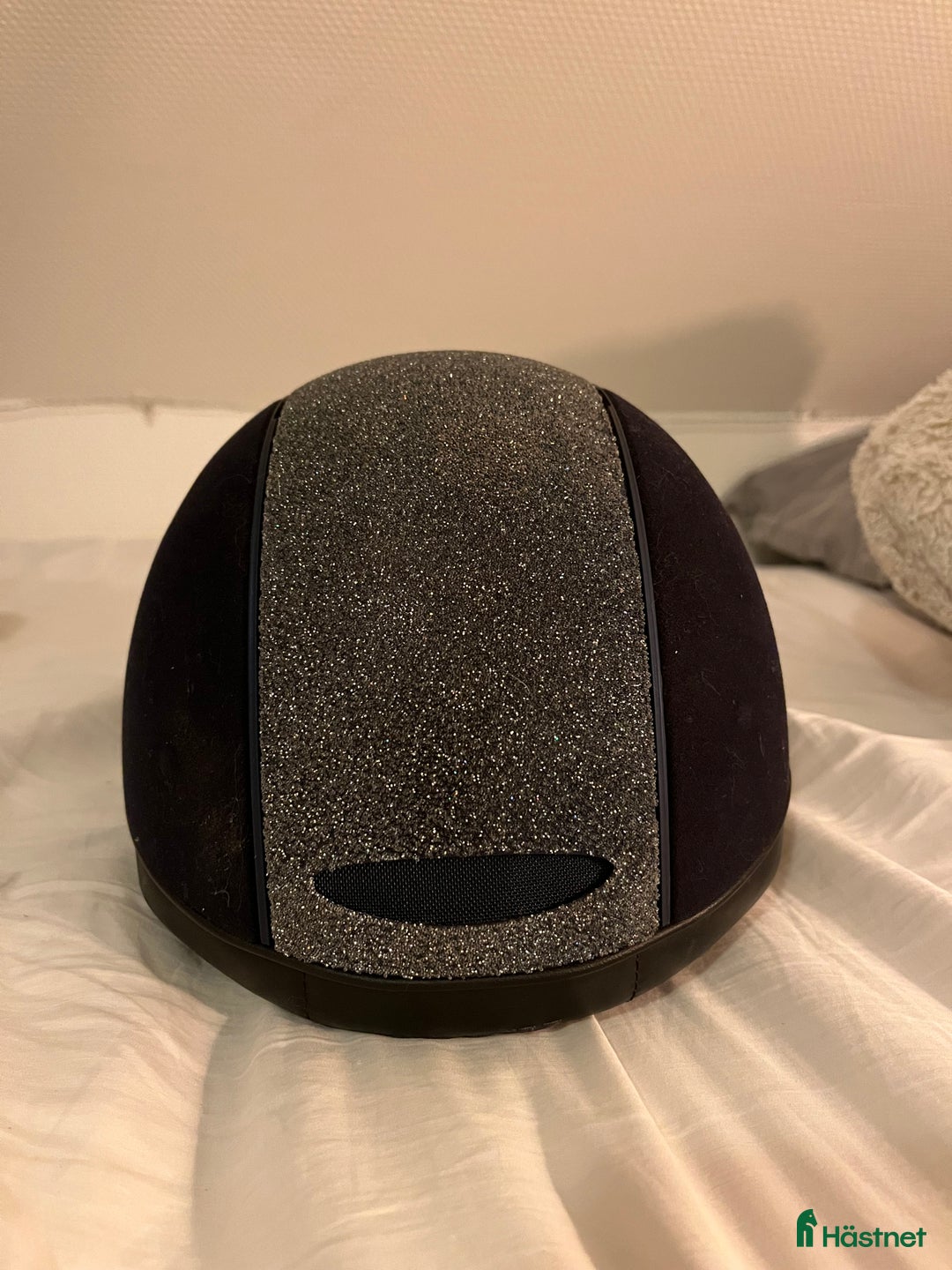 Hjälmar ryttarutrustning till salu: OneK defender i Torna-hällestad - Annons 3