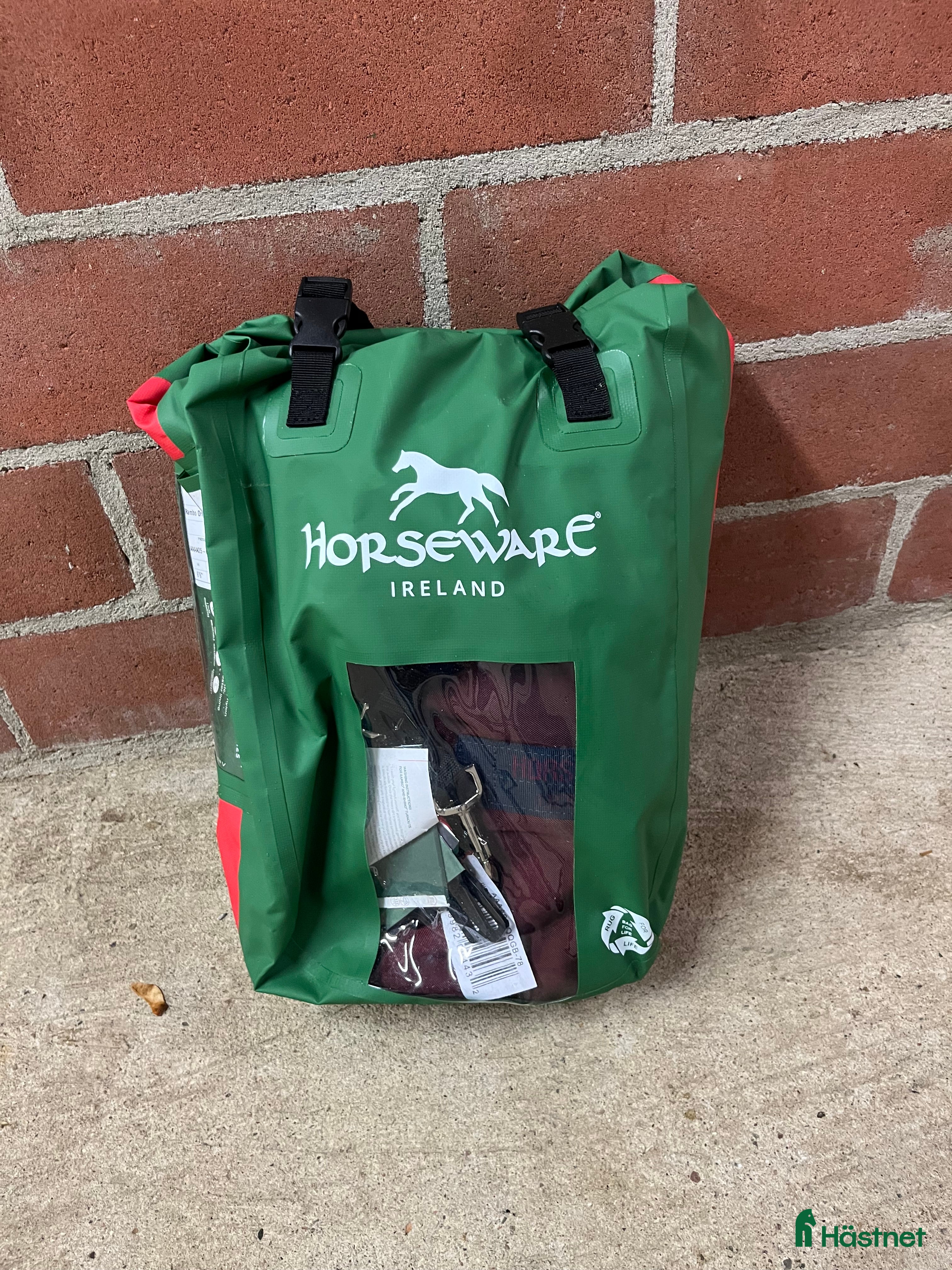 Täcken hästutrustning till salu: Regntäcke Rambo original 0g, 145 i Vollsjö - Annons 4