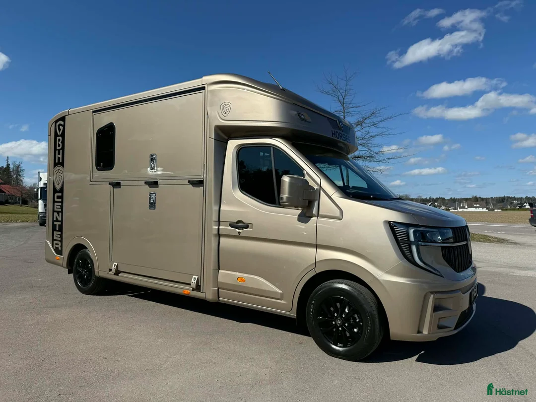 Hästlastbilar  fordon & transport till salu: PARAGAN EQUISTAR 3XL STUTERI  - Annons 1