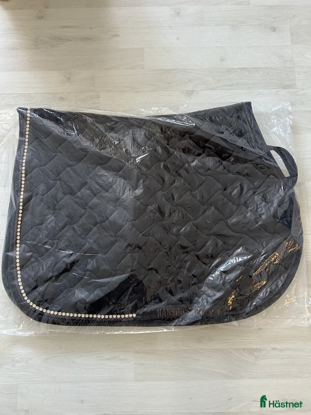 Schabrak & Vojlockar hästutrustning till salu: HS Schabrak Velvet - Annons 1