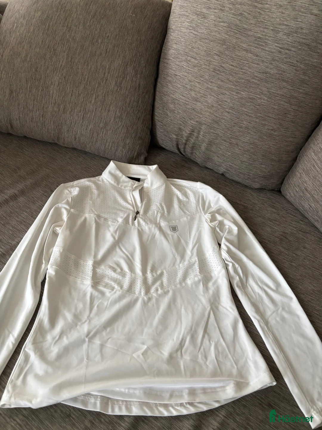 Övrigt Ridkläder ryttarutrustning till salu: Vit ridtröja - Annons 2