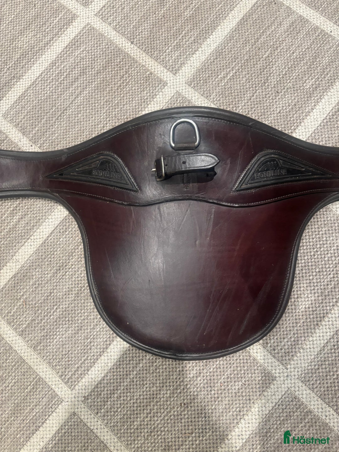 Sadeltillbehör hästutrustning till salu: Equiline magplatta/hopplatta i Vallentuna - Annons 1