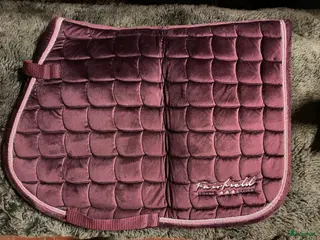 Schabrak & Vojlockar hästutrustning till salu: Schabrak vinröd ponny i Onsala - Annons 3