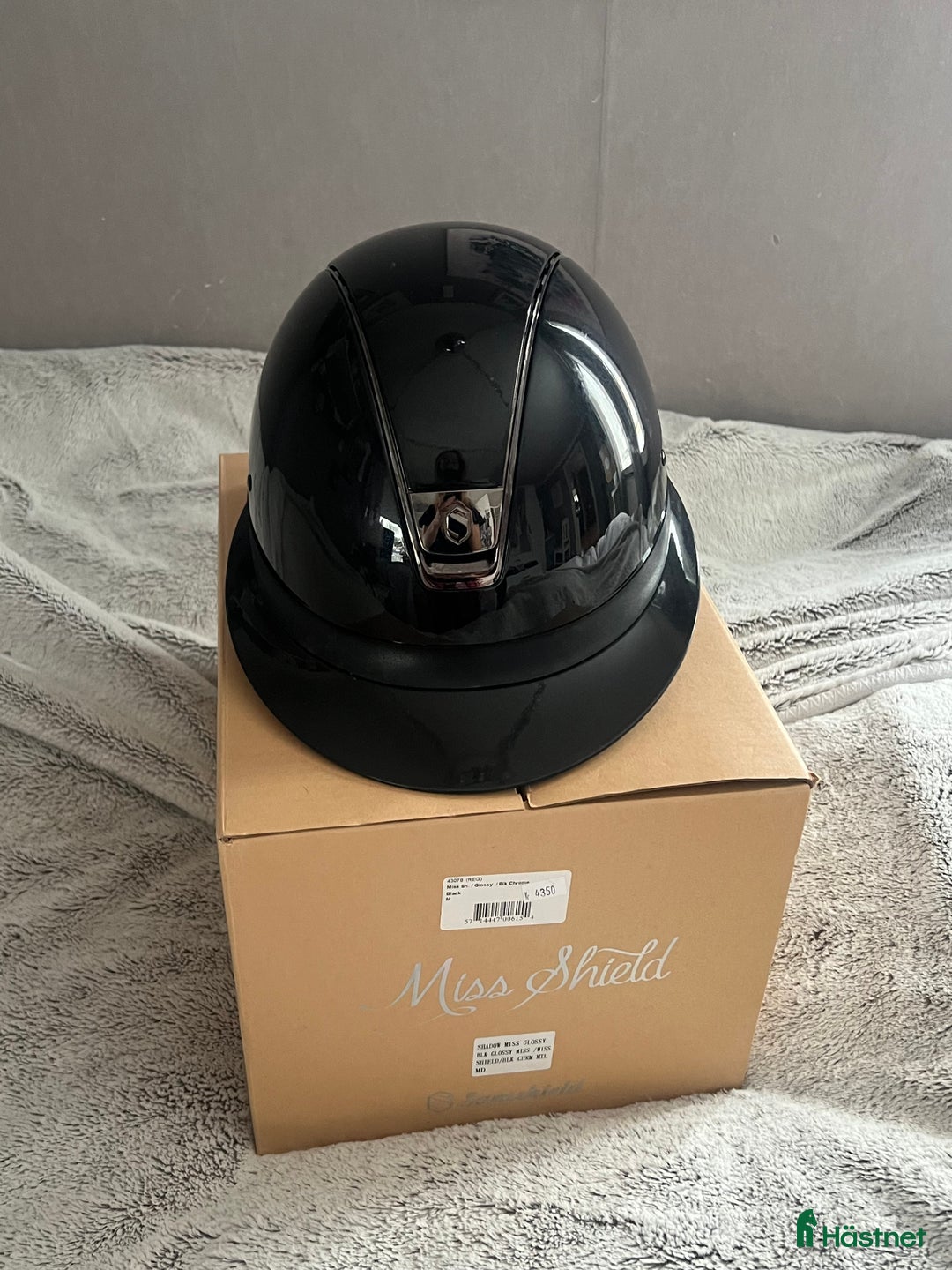 Hjälmar ryttarutrustning till salu: Samshield glossy miss shield i Mantorp - Annons 1