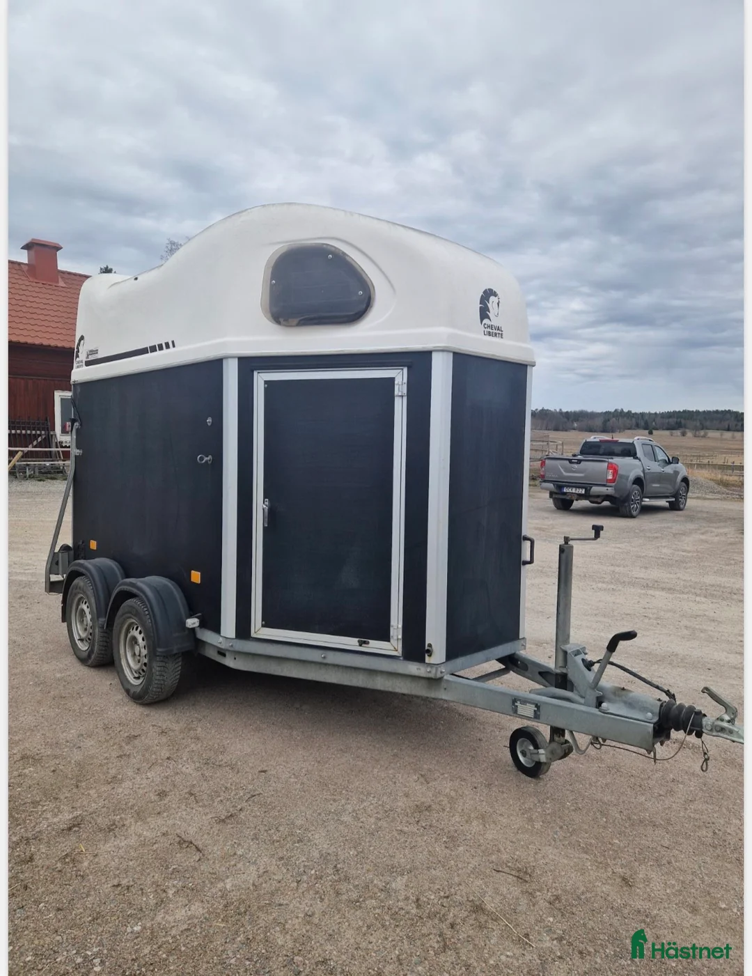 Hästtransporter  fordon & transport till salu: Cheval Sadelkammare, alugolv, B-körkort  - Annons 1