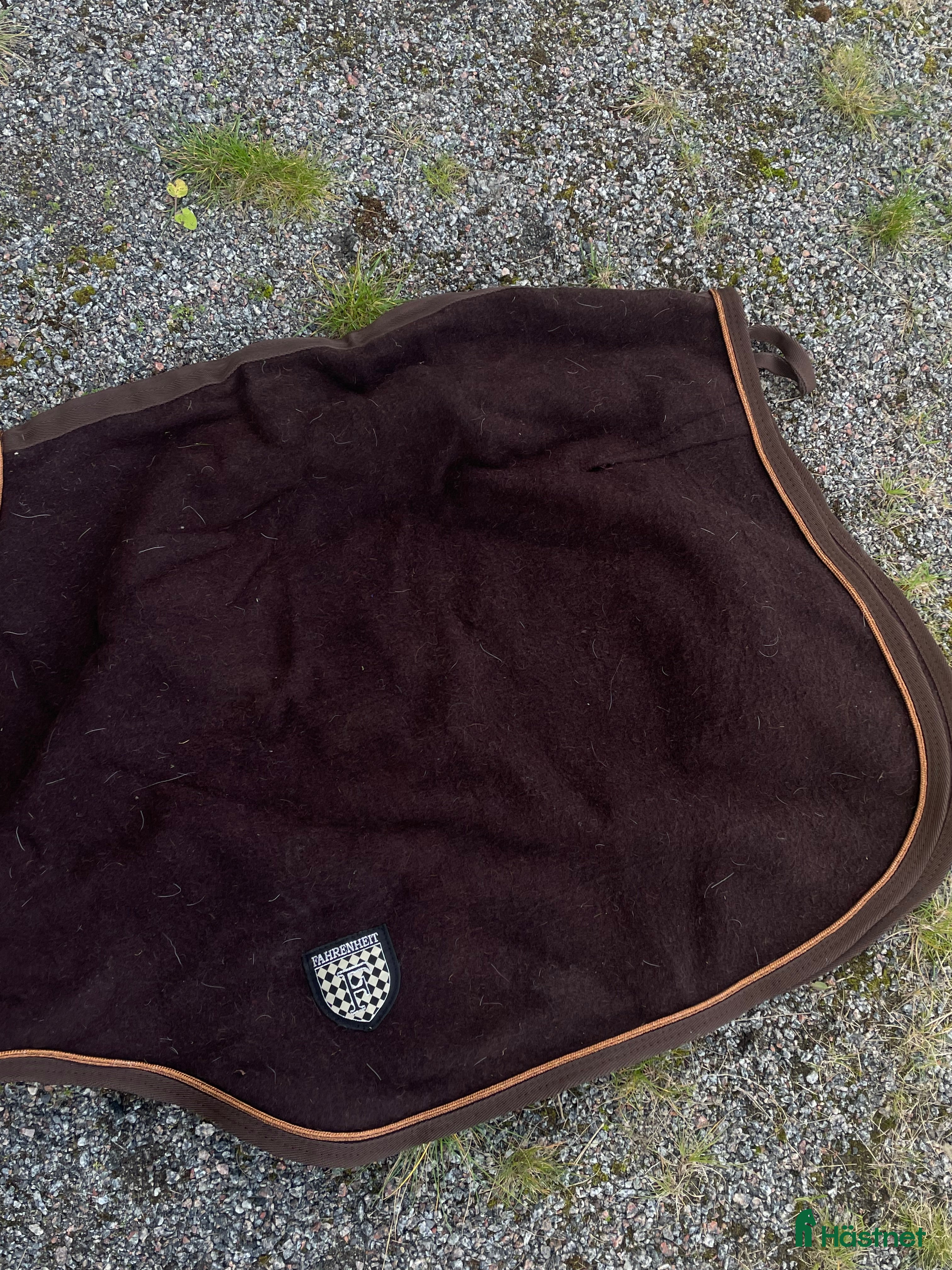 Täcken hästutrustning till salu: Ländtäcke i Knivsta - Annons 3