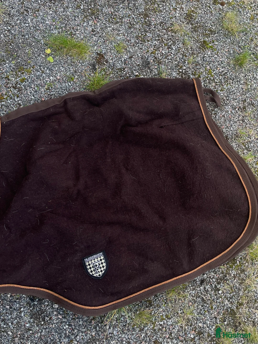 Täcken hästutrustning till salu: Ländtäcke i Knivsta - Annons 1