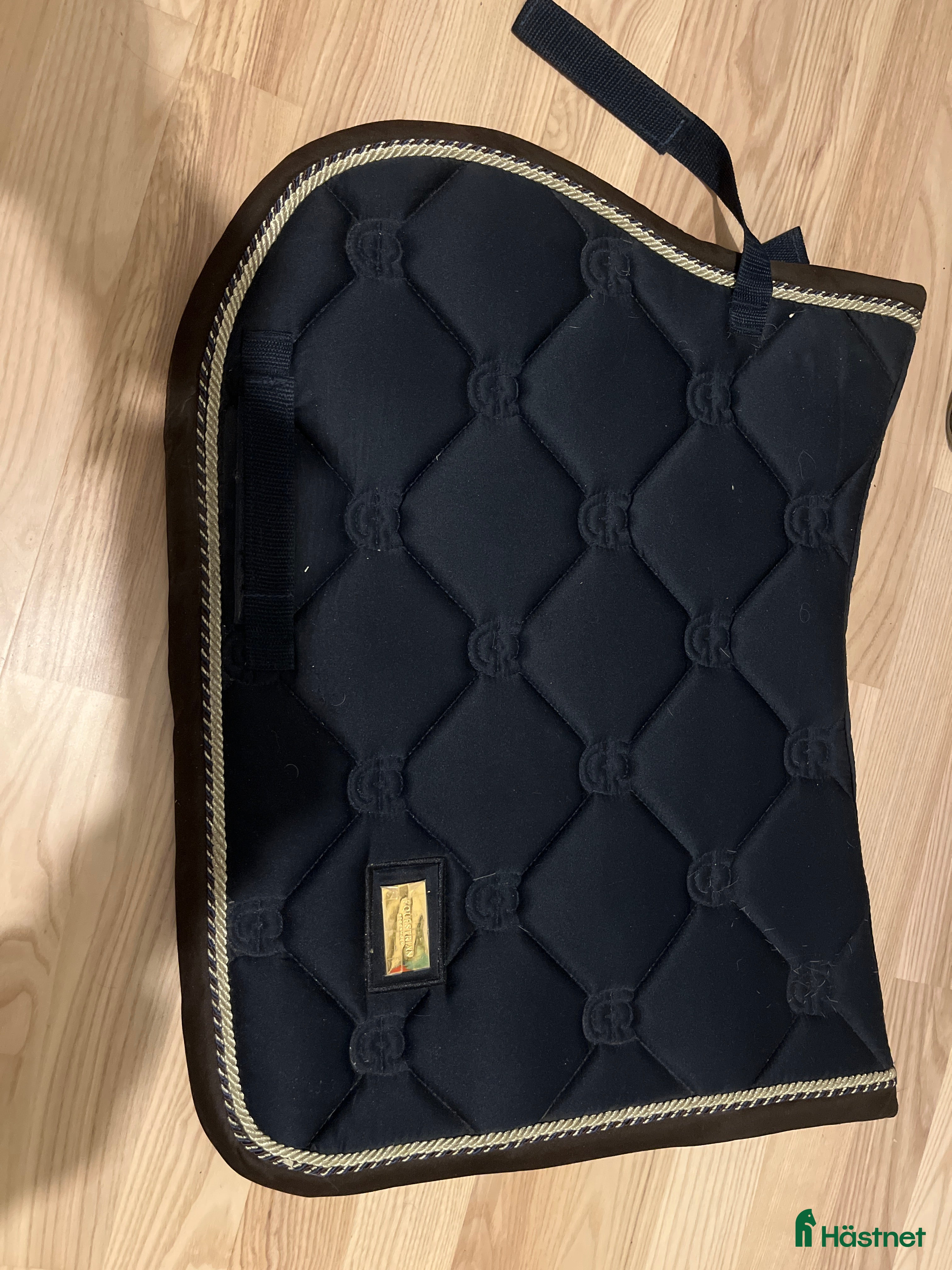 Schabrak & Vojlockar hästutrustning till salu: Equestrian Stockholm royal classic  i Åkersberga - Annons 3