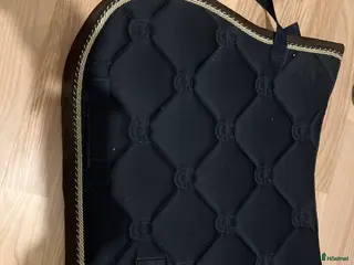 Schabrak & Vojlockar hästutrustning till salu: Equestrian Stockholm royal classic i Åkersberga - Annons 3