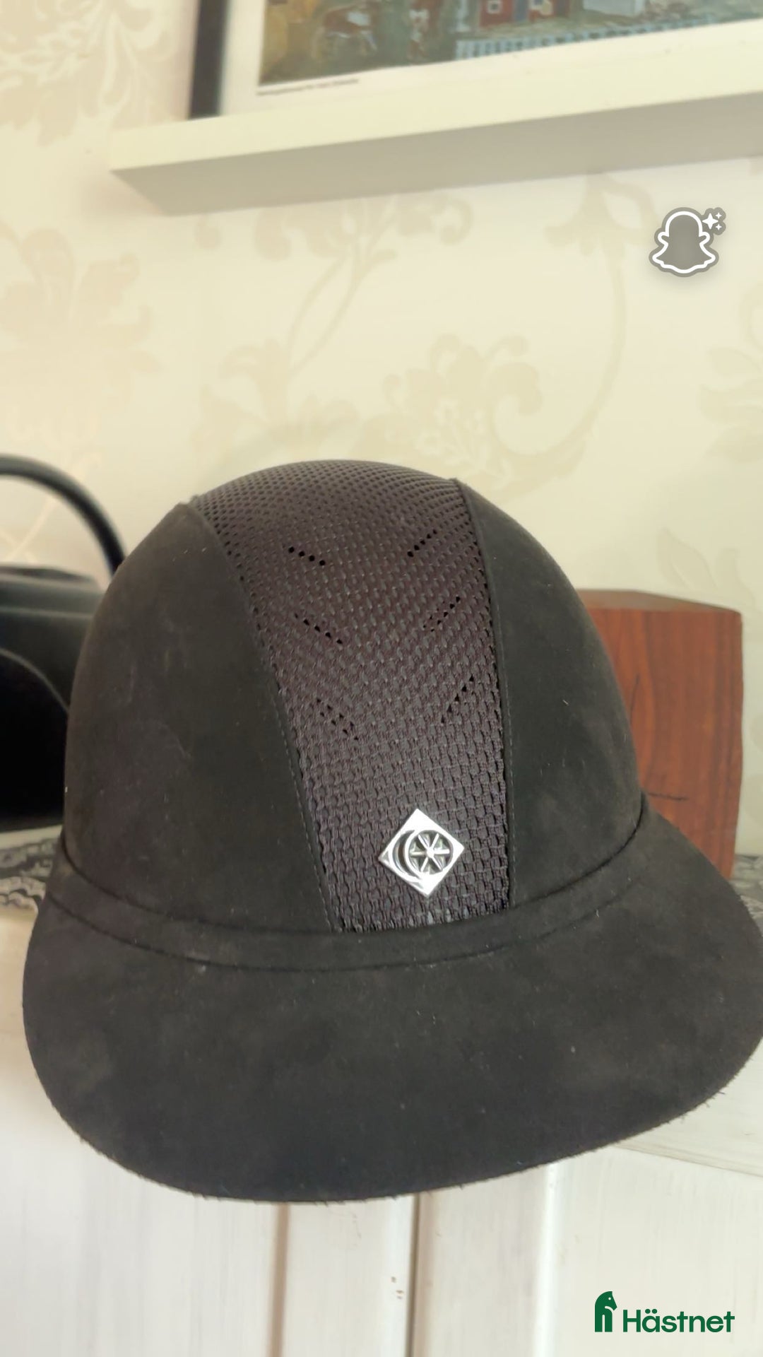 Hjälmar ryttarutrustning till salu: Ridhjälm i Varberg - Annons 1