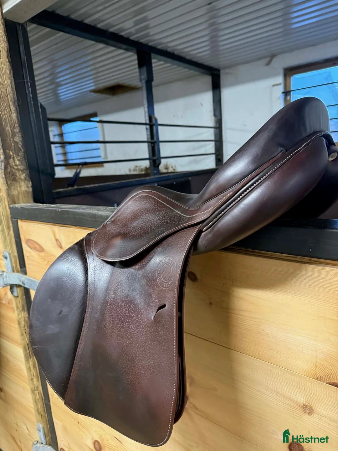 Sadlar hästutrustning till salu: Antares signature hoppsadel - Annons 1
