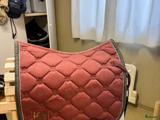 Schabrak & Vojlockar hästutrustning Schabrak 🥰 i Örebro - Annons 24