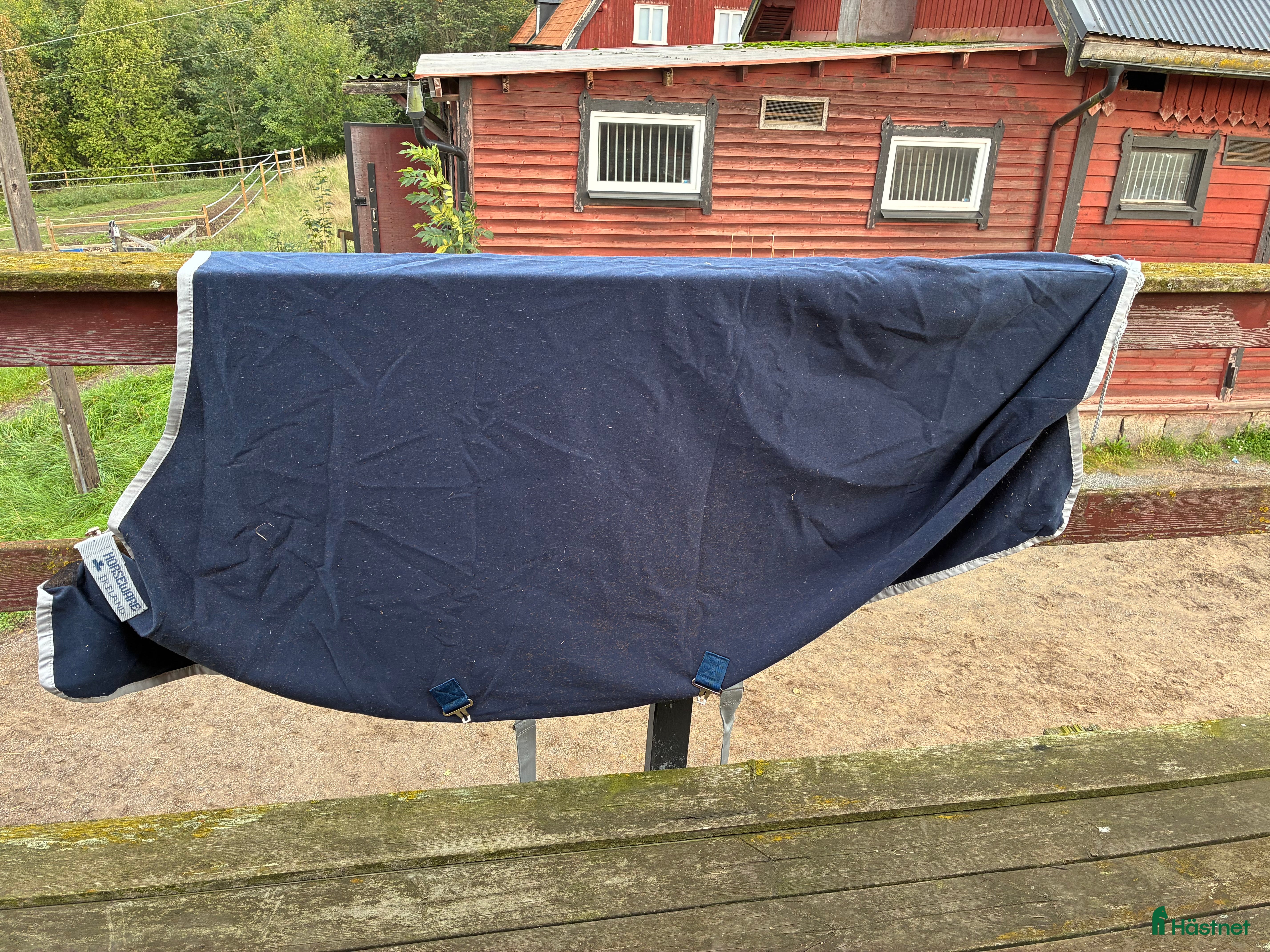 Täcken hästutrustning till salu: Stalltäcke Jersey Cooler i Segeltorp - Annons 2