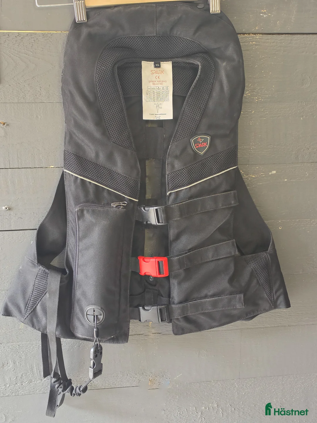 Säkerhetsvästar ryttarutrustning till salu: Jättefin air begväst - Annons 1