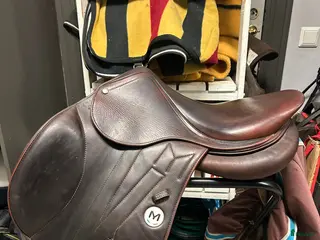 Sadlar hästutrustning till salu: Superfin kvalitetssadel för den kräsna ryttaren - Annons 2