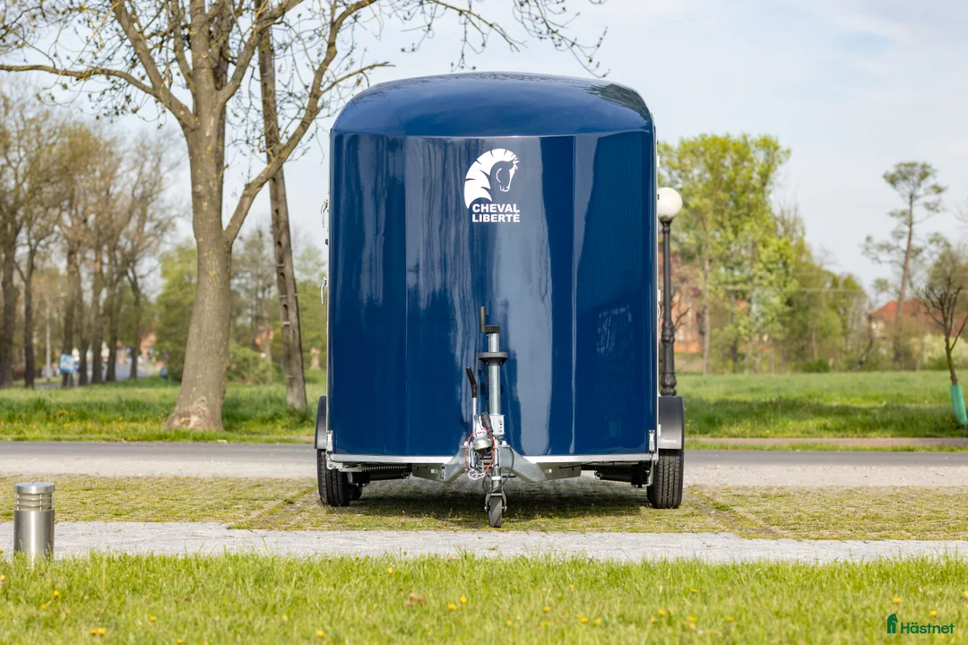 Hästtransporter  fordon & transport till salu: Cheval Liberté Maxi 2 Diagonallastad - Annons 5