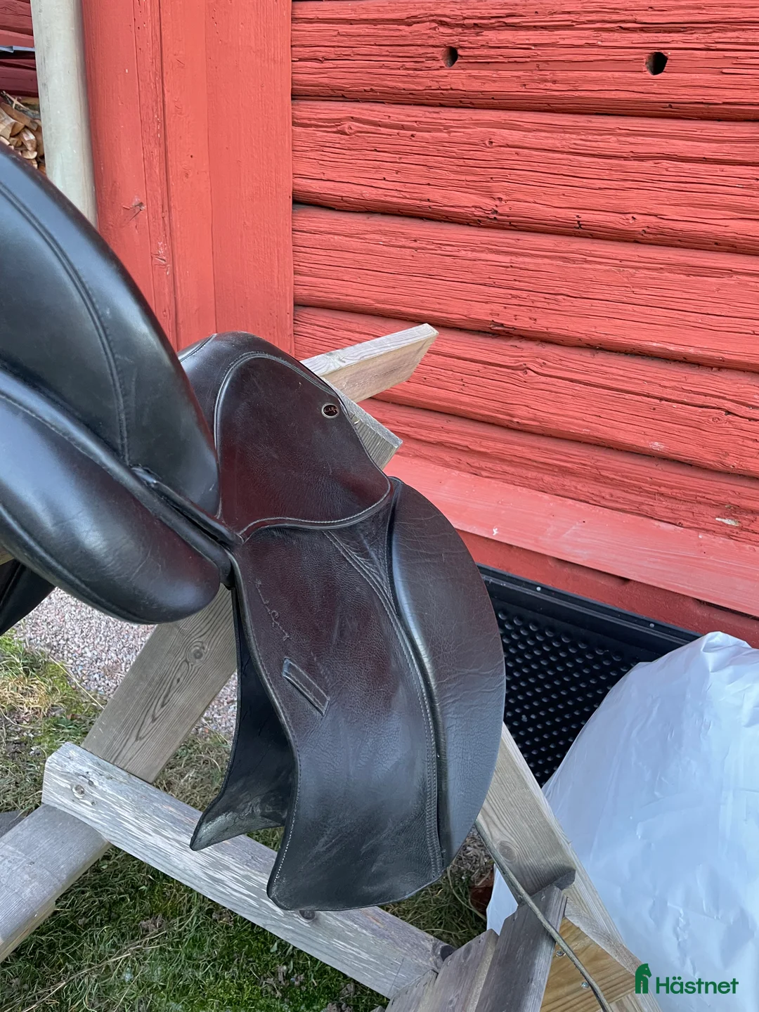 Sadlar hästutrustning till salu: Skön & fin dressyrsadel i Rättvik - Annons 5