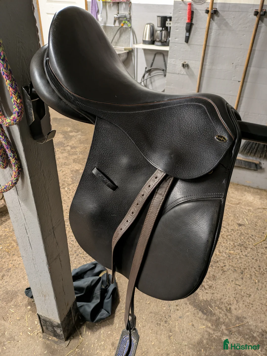 Sadlar hästutrustning till salu: Santa Cruz Sabine 16,5 i Åkersberga - Annons 1