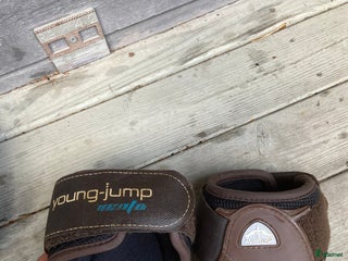 Benskydd hästutrustning till salu: Veredus Young Jump bakskydd i Vaxholm - Annons 3