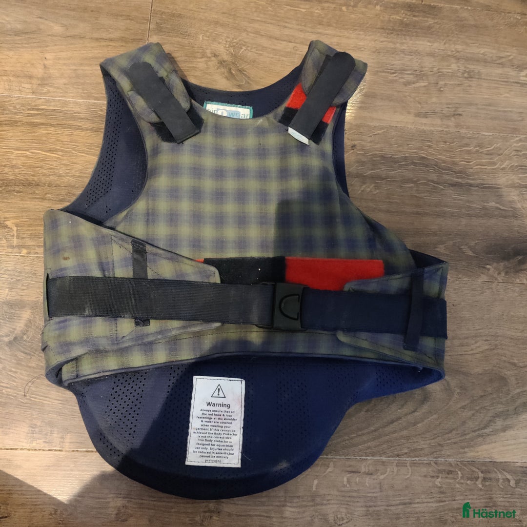 Säkerhetsvästar ryttarutrustning till salu: Säkerhetsväst i Järpen - Annons 2