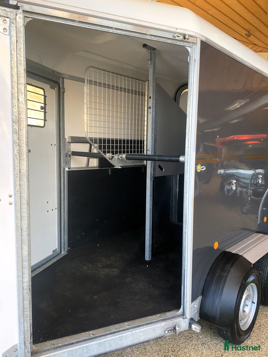 Hästtransporter  fordon & transport till salu: Stor Fautras med AidSystem i Kvicksund - Annons 8