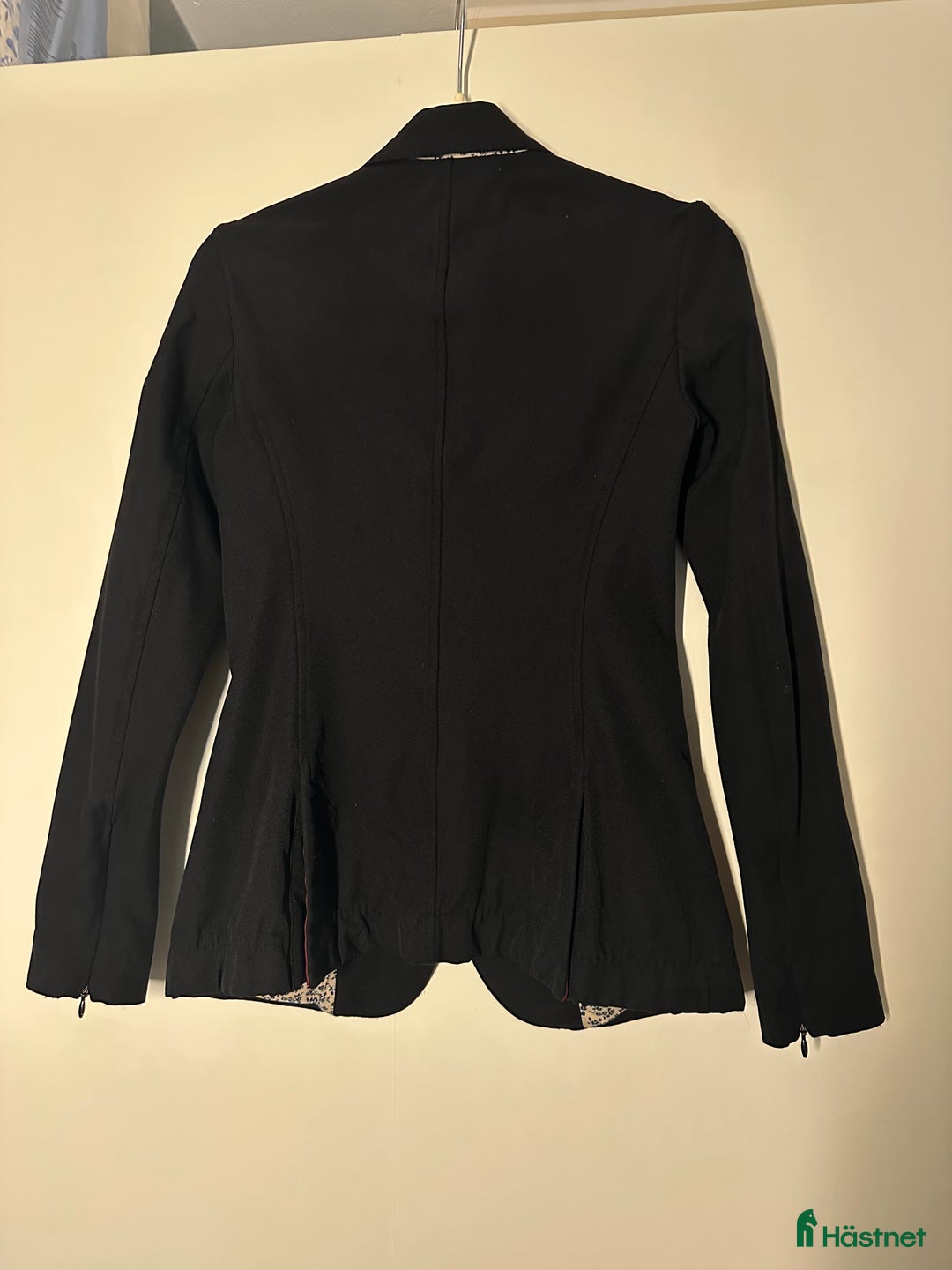 Jackor & Kavajer ryttarutrustning till salu: Animo kavaj i Sunne - Annons 3