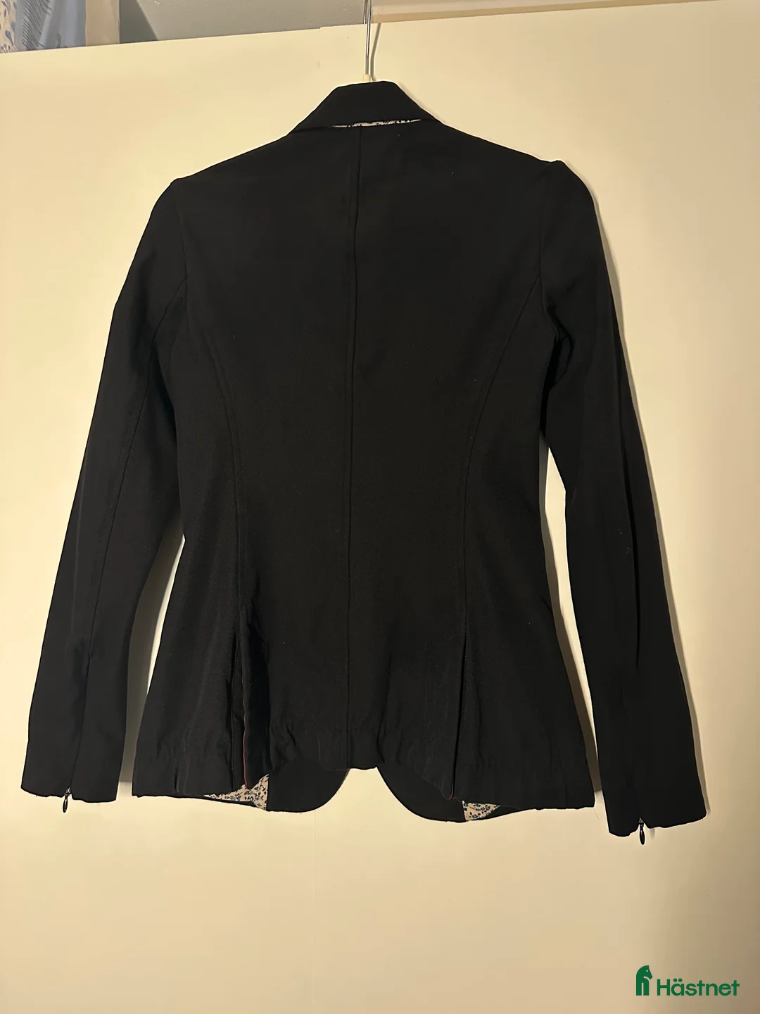 Jackor & Kavajer ryttarutrustning till salu: Animo kavaj i Sunne - Annons 3