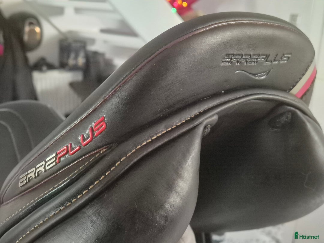 Sadlar hästutrustning till salu: Fin Erreplus JF hoppsadel  i Riala - Annons 3