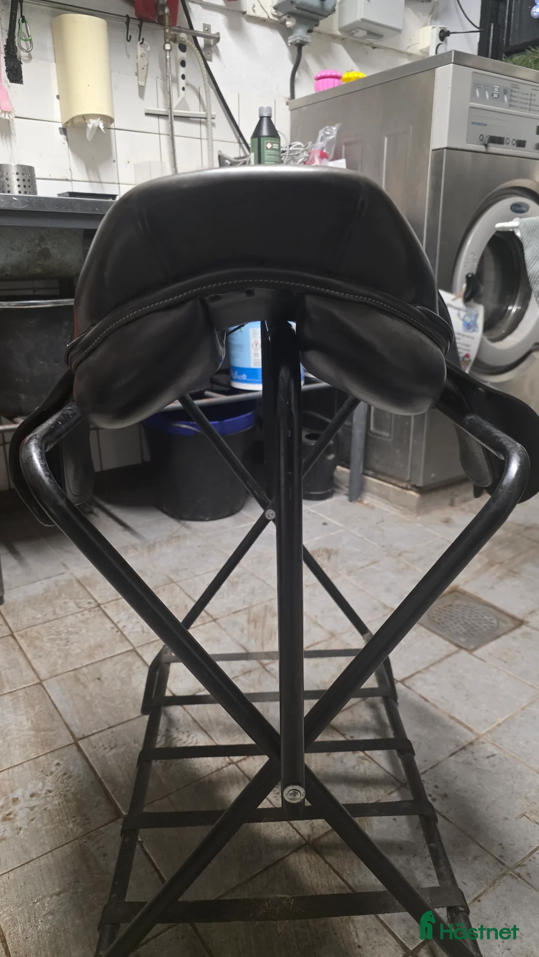 Sadlar hästutrustning till salu: Hoppsadel 17" i Vassmolösa - Annons 4