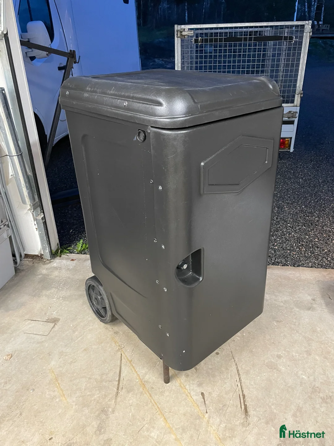 Stallinredning, stängsel & gård övrig utrustning till salu: Sadelskåp/tävlingsskåp - Annons 1