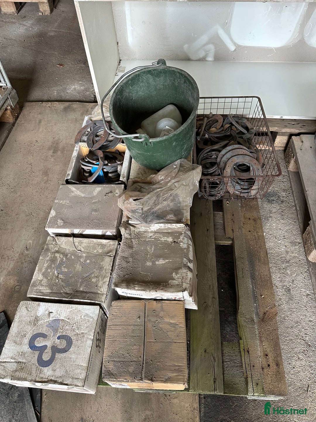 Övrig utrustning övrig utrustning till salu: Nya hästskor i olika storlekar och modeller i Hörby - Annons 2