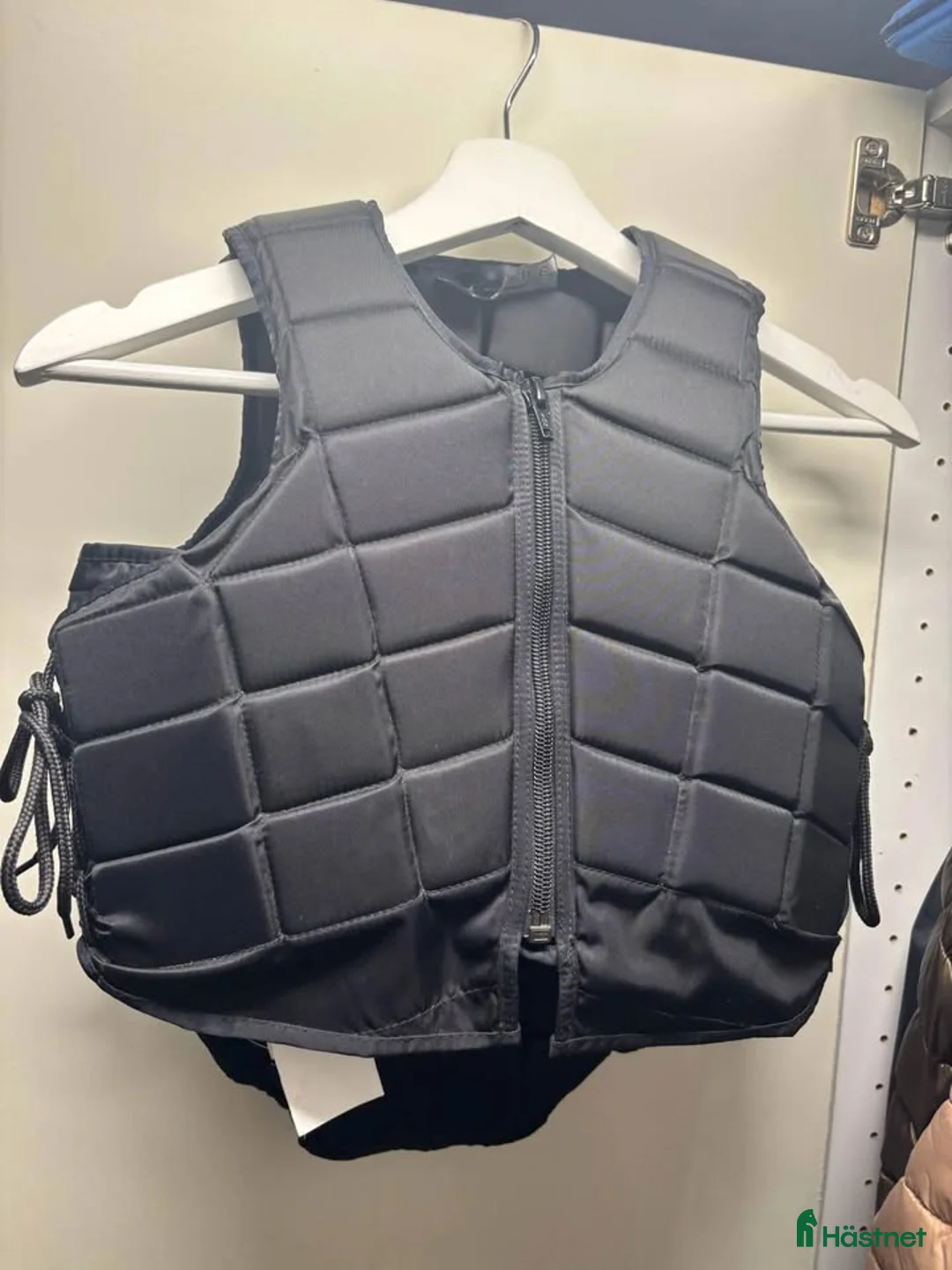 Säkerhetsvästar ryttarutrustning till salu: Säkerhetsväst Horselife M barn i Vetlanda - Annons 1