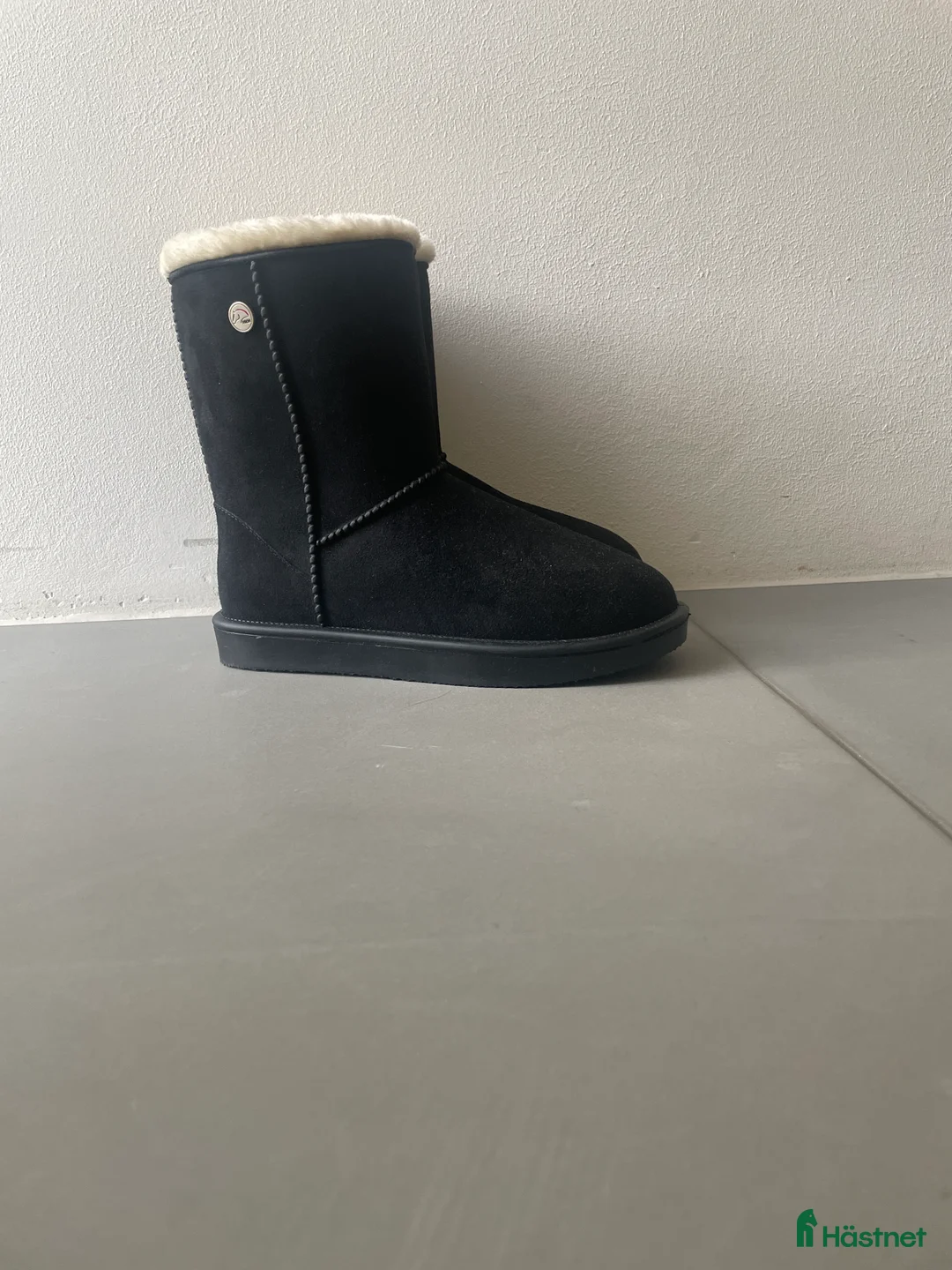 Övrig utrustning övrig utrustning till salu: Stall skor  i Limhamn - Annons 2