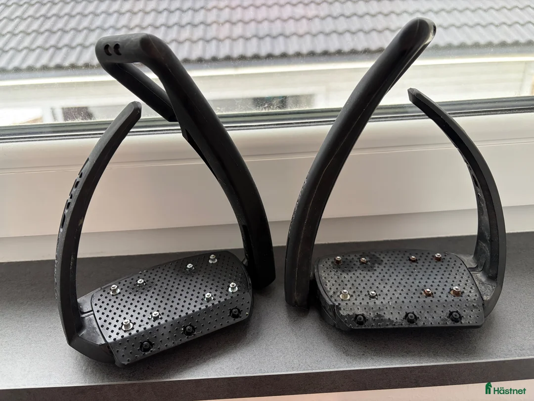 Stigbyglar hästutrustning till salu: Freejump softup pro+ - Annons 1