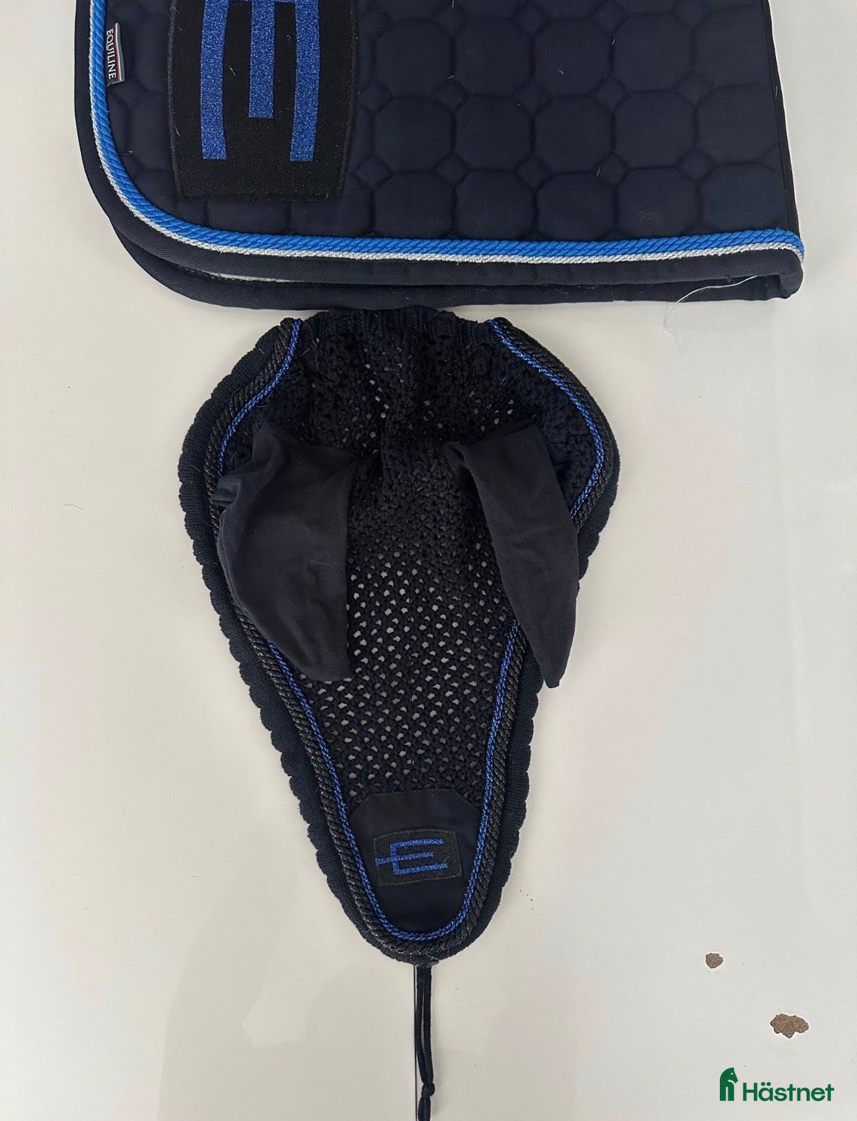 Schabrak & Vojlockar hästutrustning till salu: Equiline schabrak och huva  i Kareby - Annons 1