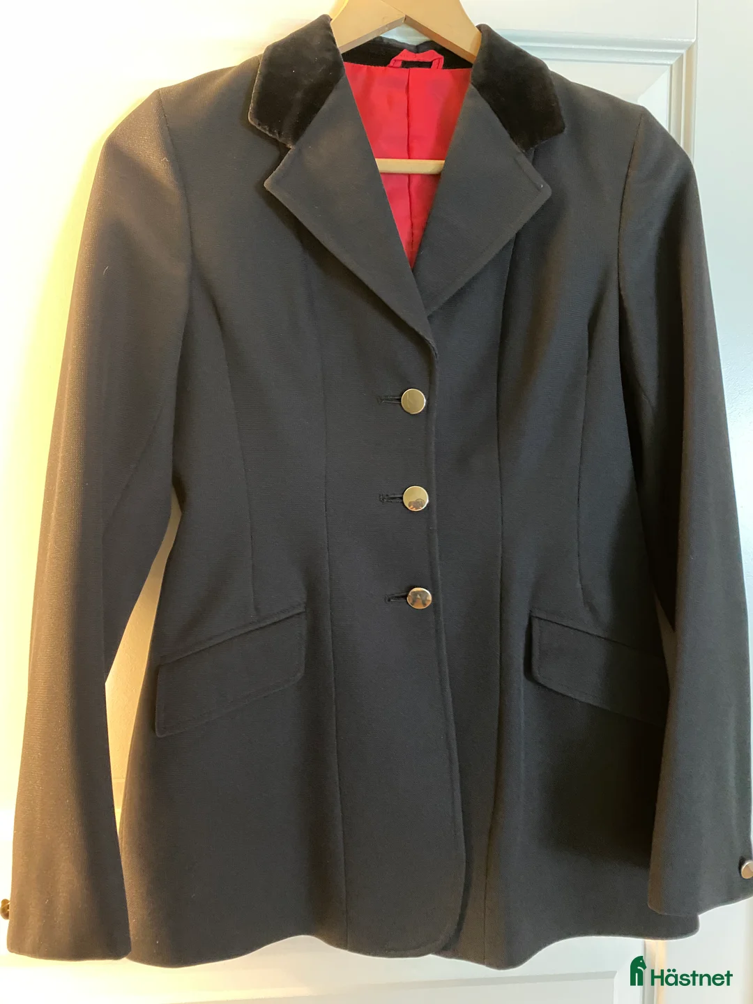 Jackor & Kavajer ryttarutrustning till salu: Tävlingskavaj i Jönköping - Annons 2