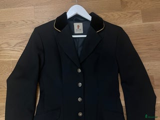 Jackor & Kavajer ryttarutrustning till salu: Tävlingskavaj strl 36 i Åkersberga - Annons 1