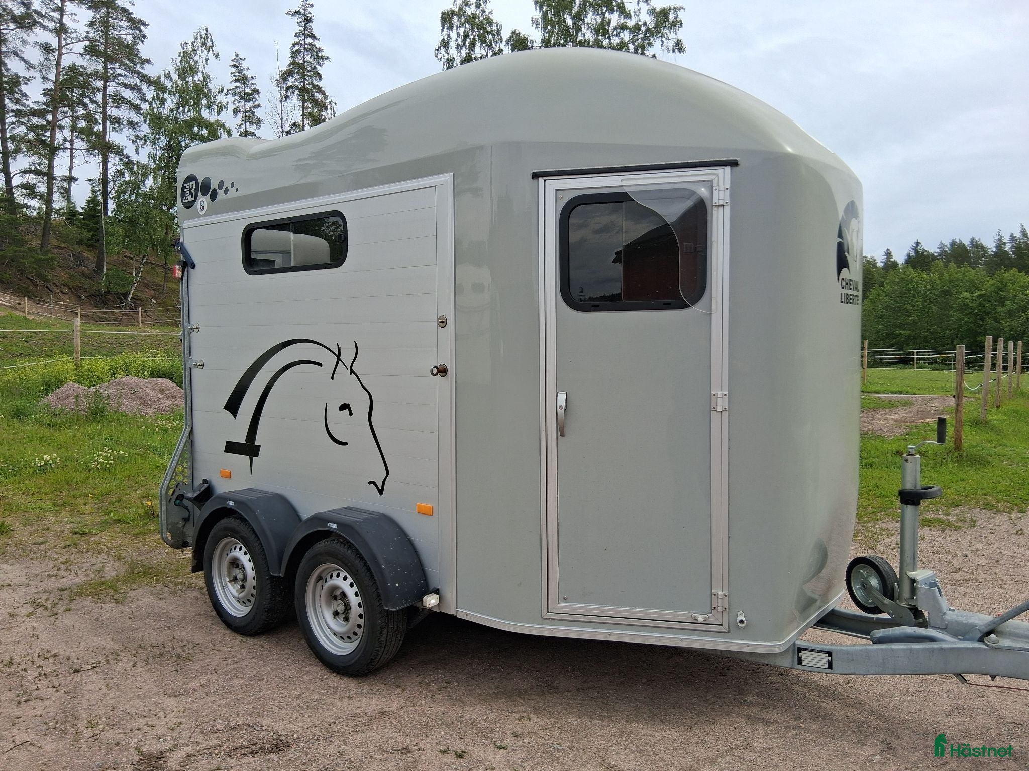 Hästtransporter  fordon & transport till salu: Ny skick  - Annons 4