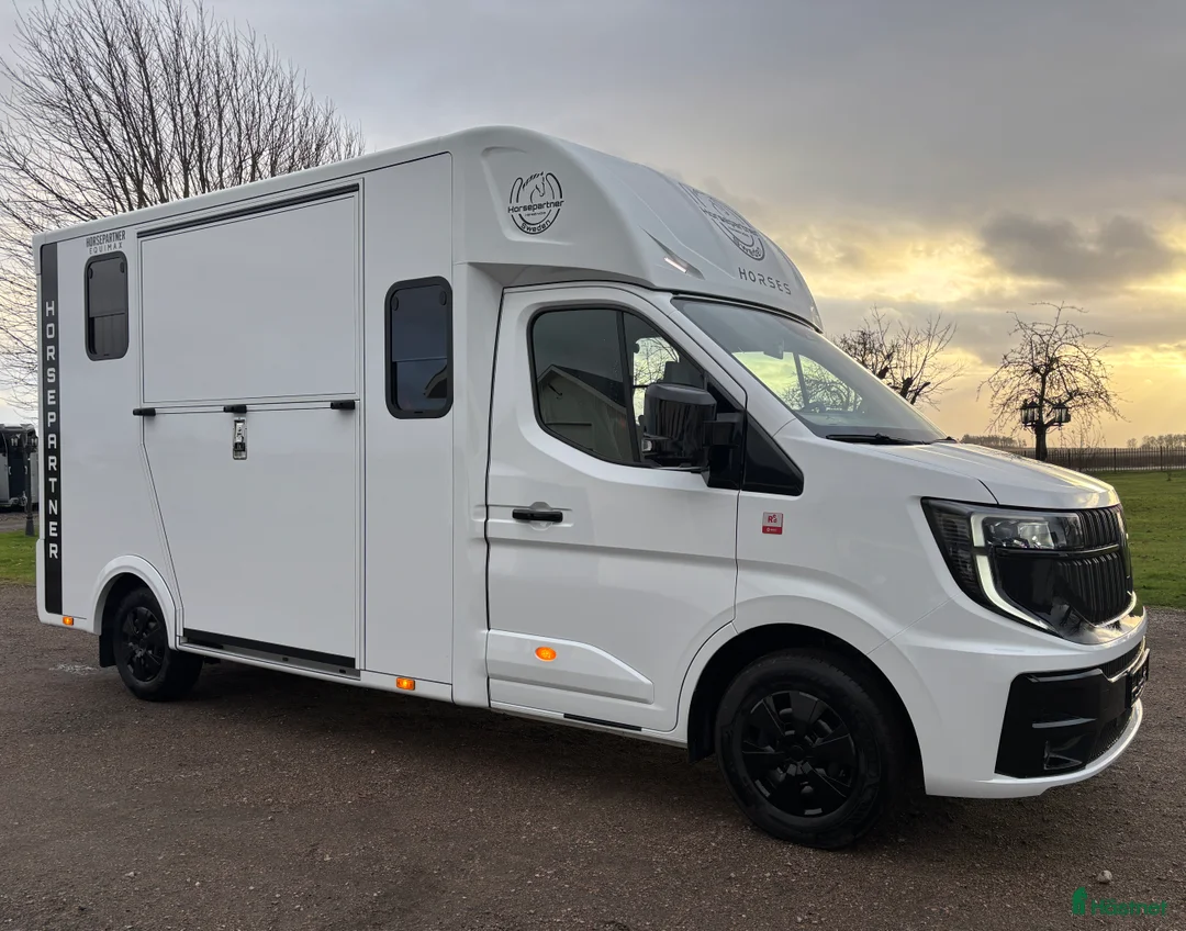 Hästlastbilar  fordon & transport till salu: Horsepartner EQUIMAX -5sits - Automat - Hästbil i Laholm - Annons 2