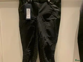 Ridbyxor ryttarutrustning till salu: Karen helskodda ridbyxor i Fagersta - Annons 2