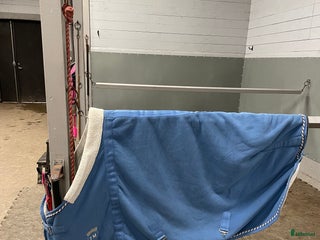 Täcken hästutrustning till salu: Säljer detta tjocka fleece täcke - Annons 6