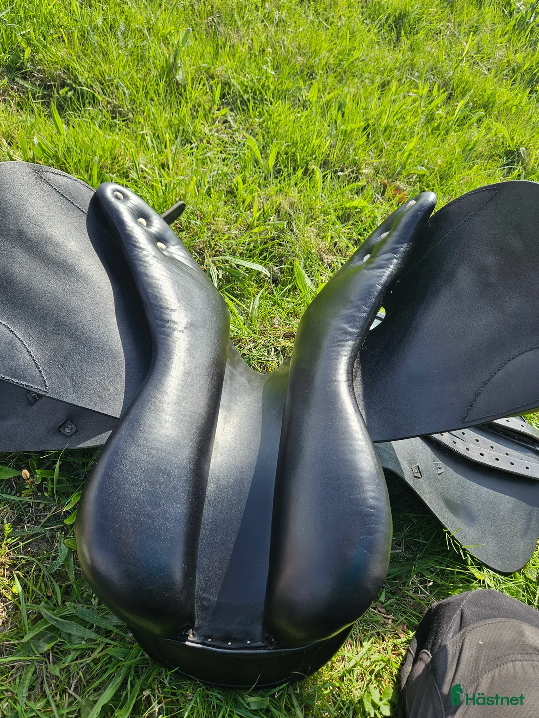 Sadlar hästutrustning till salu: Jensen Bendor allround mot dressyr  i Lund - Annons 4