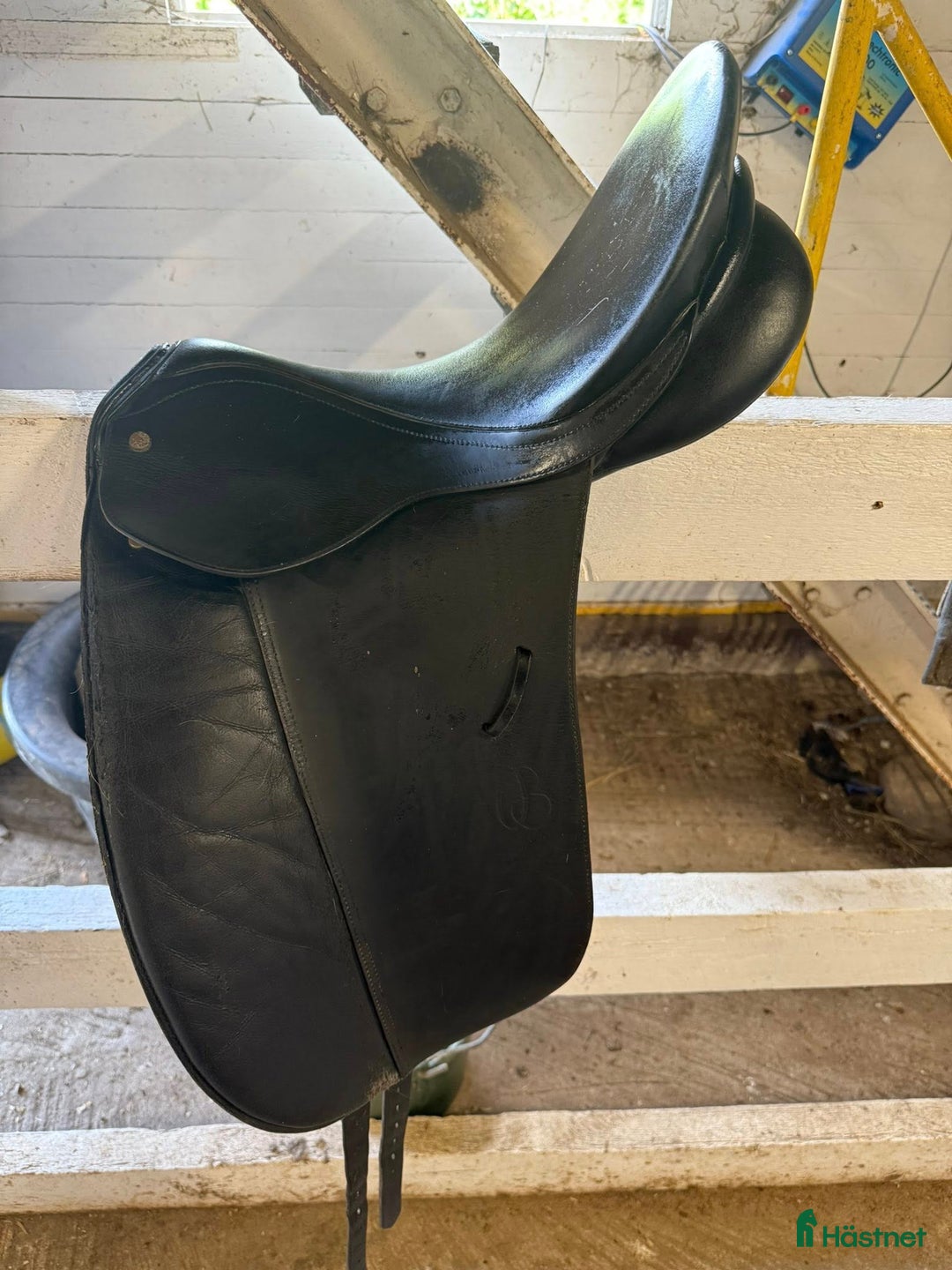 Sadlar hästutrustning till salu: Bates Caprilli i Össjö - Annons 1