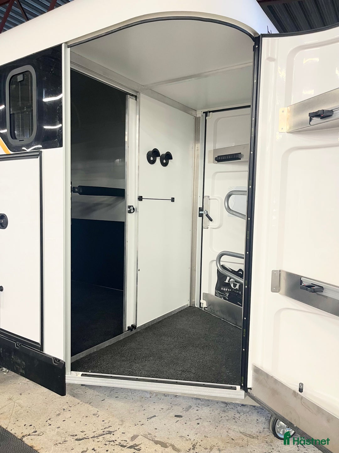 Hästtransporter  fordon & transport till salu: Forzab EQ3 med stor sadelkammare i Klippan - Annons 6