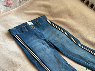 Ridbyxor ryttarutrustning till salu: Helskodda jeansridbyxor, str 160 i Malmö - Annons 6