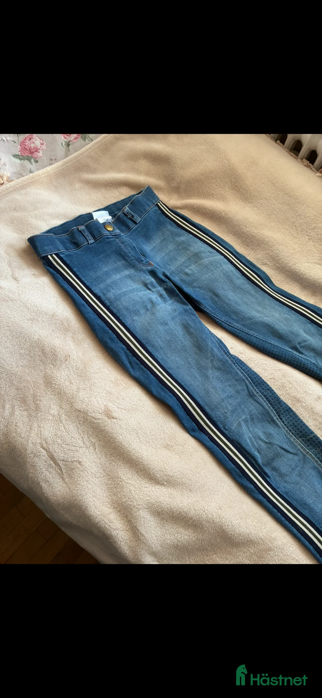 Ridbyxor ryttarutrustning till salu: Helskodda jeansridbyxor, str 160 i Malmö - Annons 1