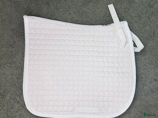 Schabrak & Vojlockar hästutrustning till salu: Vitt dressyrschabrak nyskick i Sollentuna - Annons 8