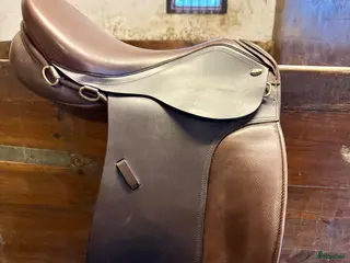 Sadlar hästutrustning Globus Gloi Island/dressyr - Annons 10